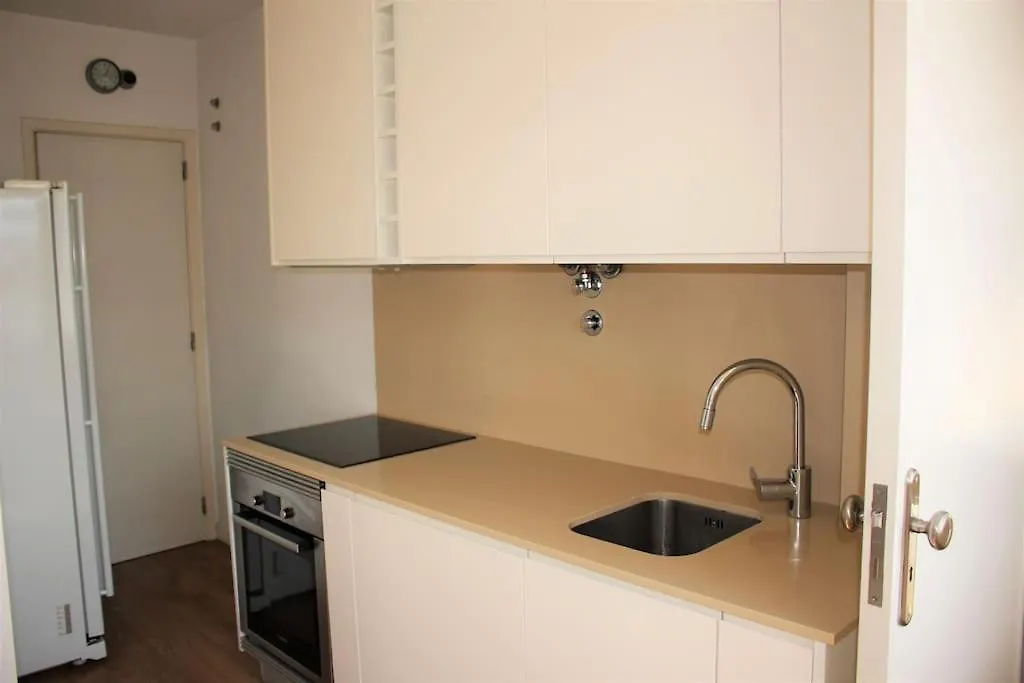 Sunny Apartment In リスボン
