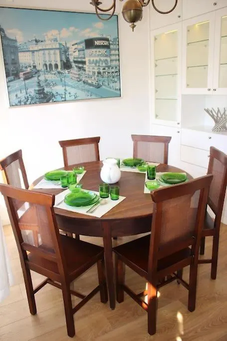 Sunny Apartment In リスボン