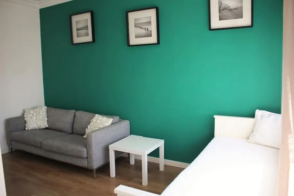 Sunny Apartment In リスボン